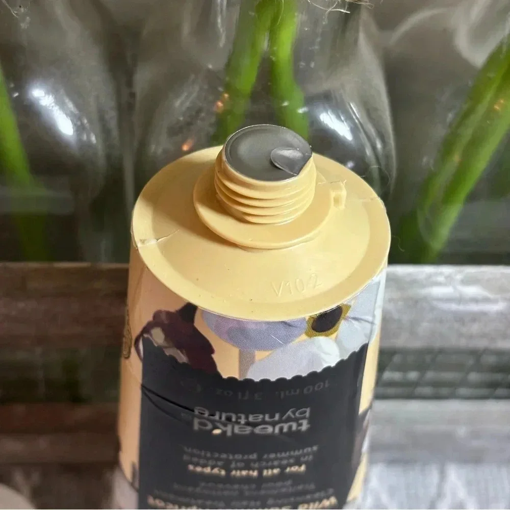 Tweakd by Nature Wild Summer Apricot Cleansing Hair Treatment. 3 fl oz Not a set